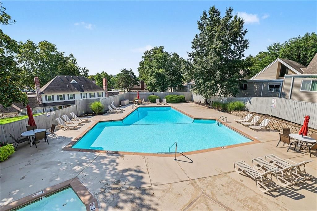10237 Foster Street — photo 34