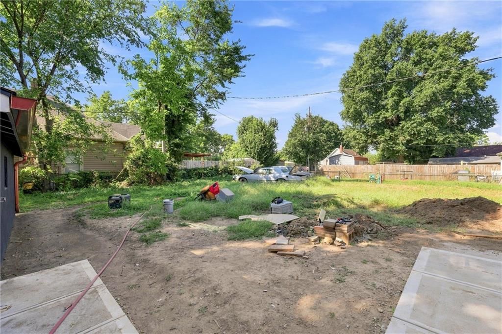 6717 E 18th Street — photo 30