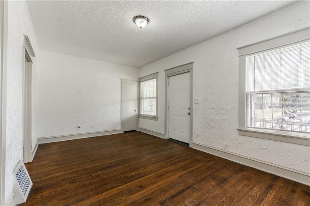 3542 College Avenue — photo 8