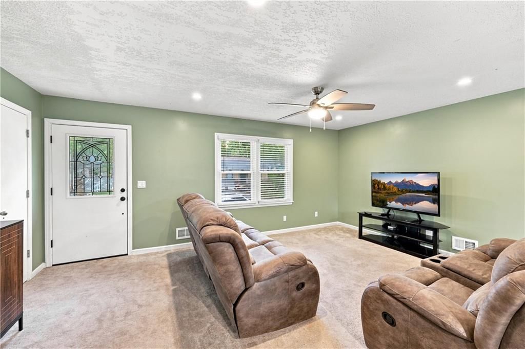 2206 S Park Avenue — photo 3