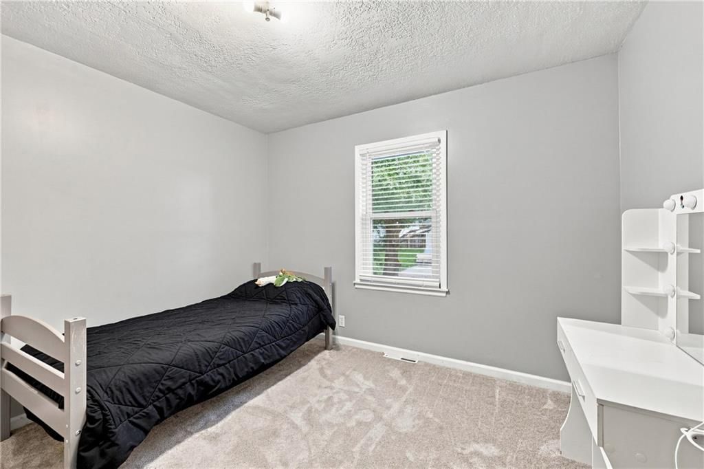 2206 S Park Avenue — photo 9