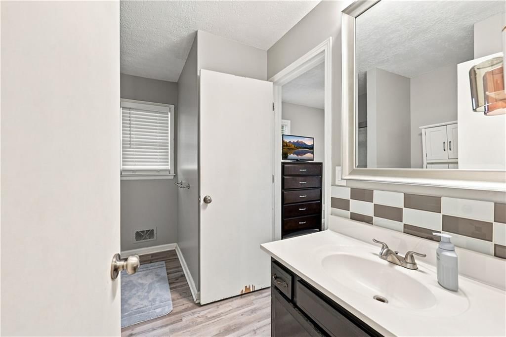 2206 S Park Avenue — photo 15