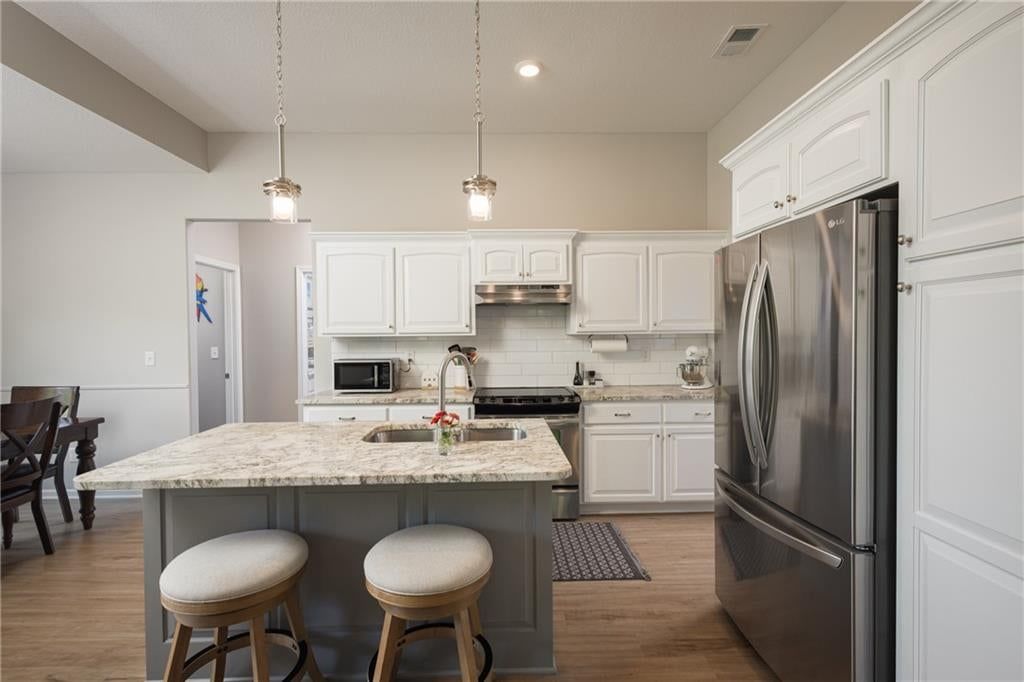 400 NE Chestnut Court — photo 12