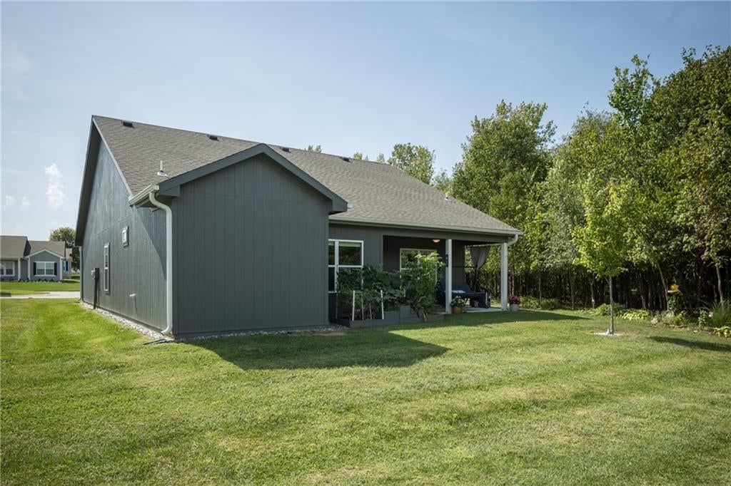 400 NE Chestnut Court — photo 30