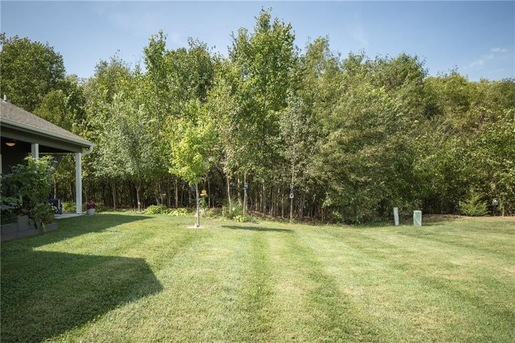 400 NE Chestnut Court — photo 31