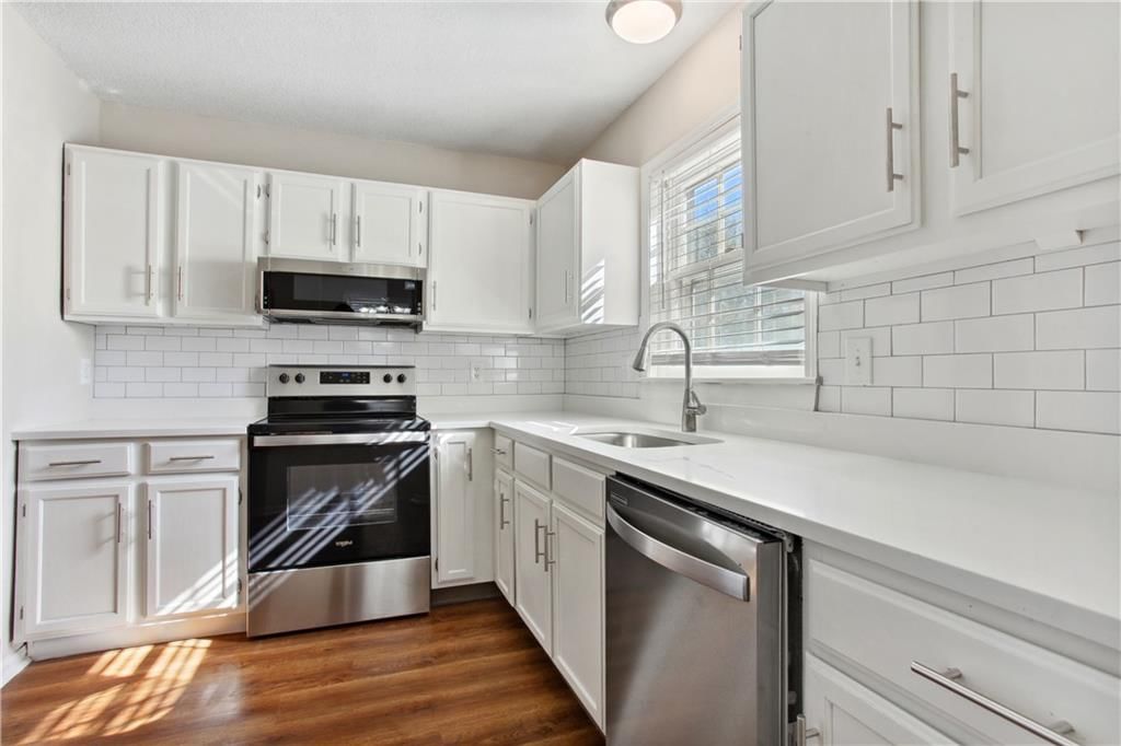 Photo 8 of 74 - 11921 Goodman Street, Overland Park, KS 66213