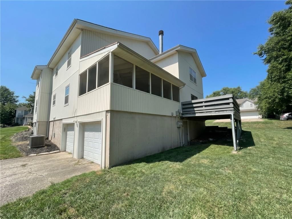 Photo 13 of 74 - 11921 Goodman Street, Overland Park, KS 66213