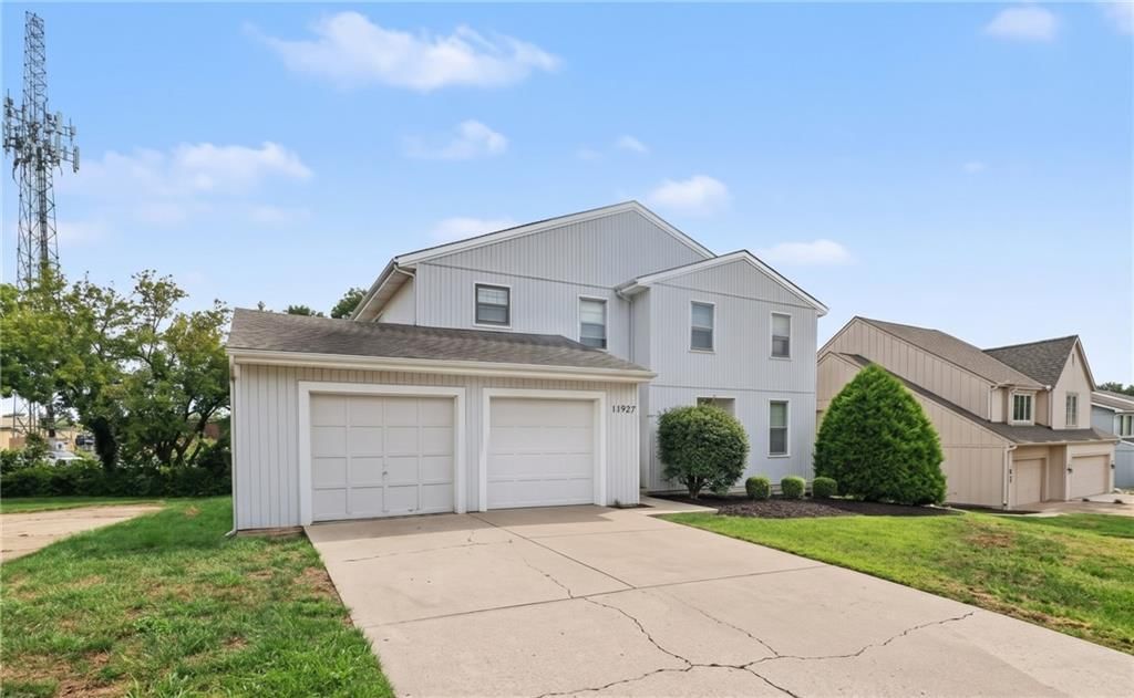 Photo 17 of 74 - 11921 Goodman Street, Overland Park, KS 66213