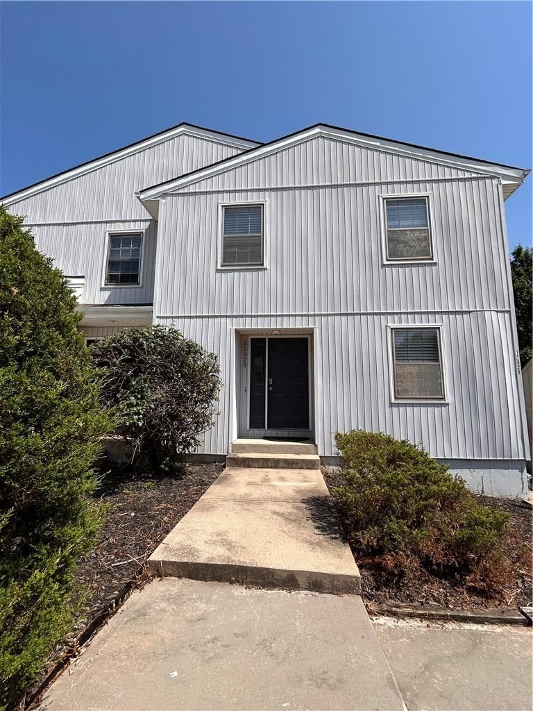 Photo 22 of 74 - 11921 Goodman Street, Overland Park, KS 66213