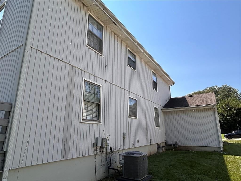 Photo 26 of 74 - 11921 Goodman Street, Overland Park, KS 66213