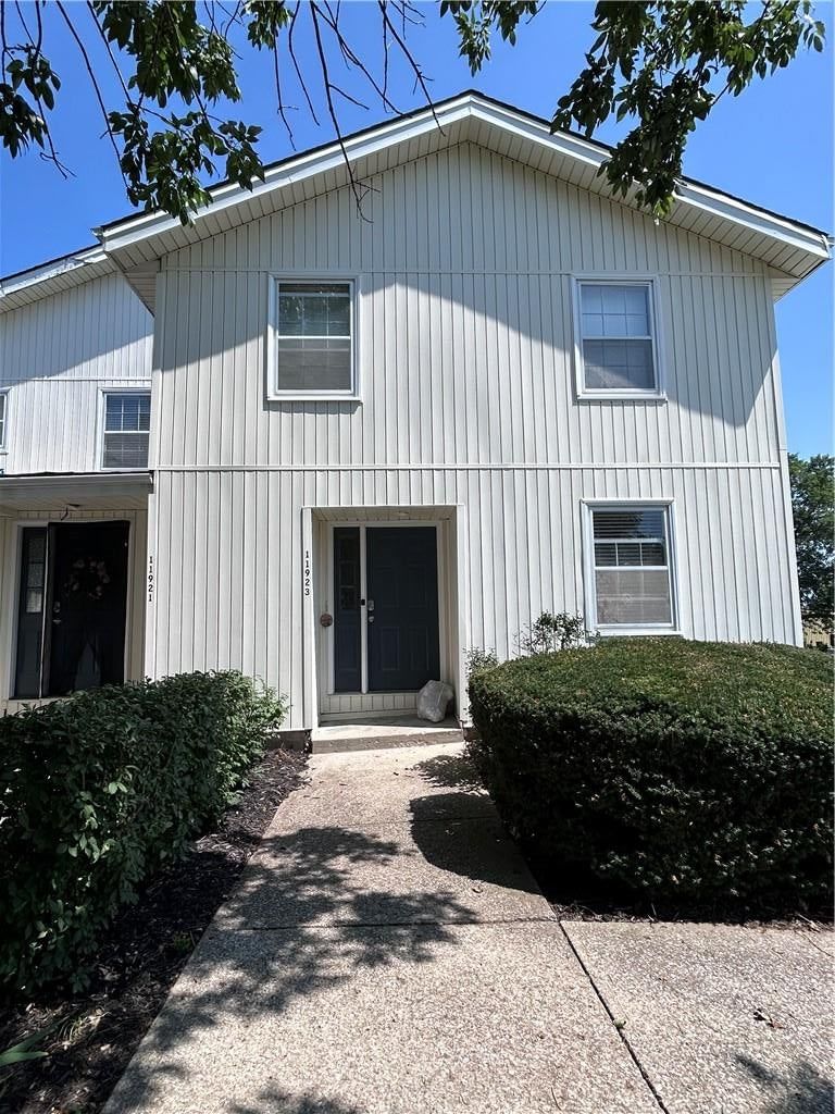 Photo 35 of 74 - 11921 Goodman Street, Overland Park, KS 66213