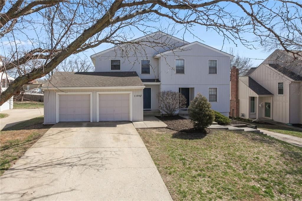 Photo 36 of 74 - 11921 Goodman Street, Overland Park, KS 66213