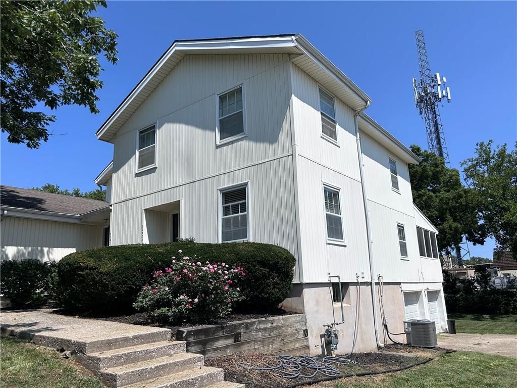 Photo 55 of 74 - 11921 Goodman Street, Overland Park, KS 66213