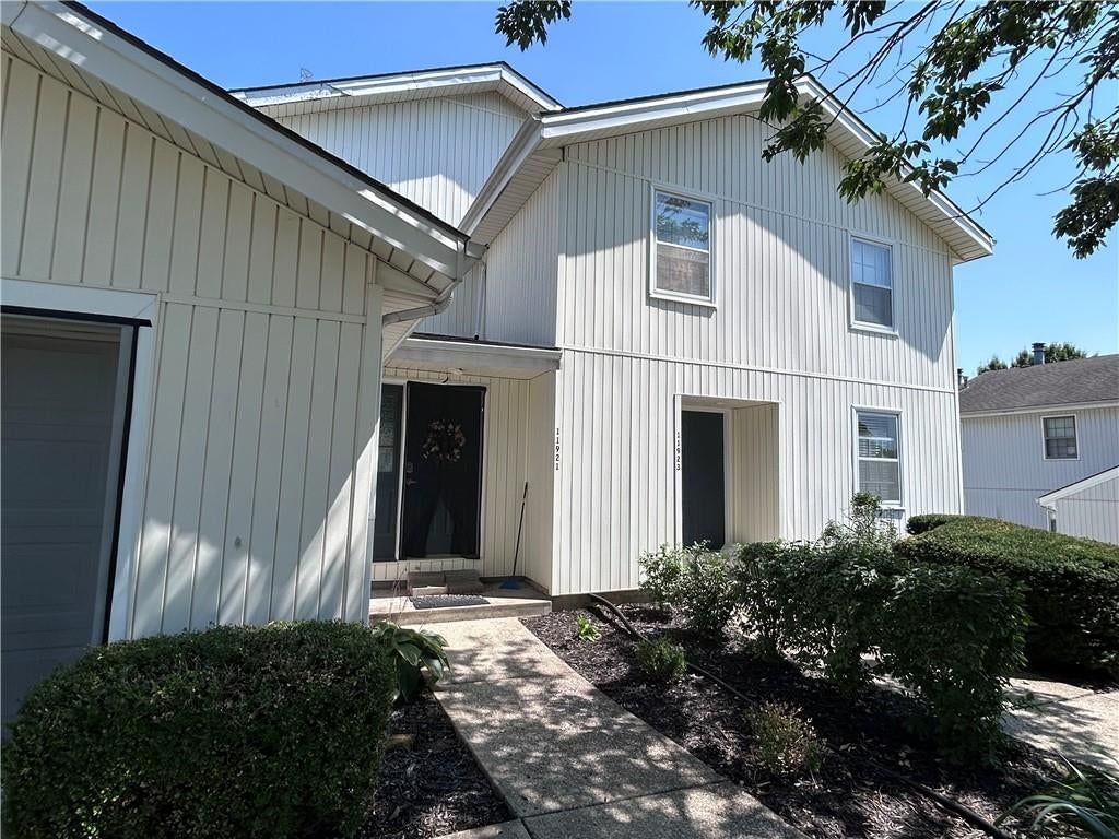 Photo 65 of 74 - 11921 Goodman Street, Overland Park, KS 66213
