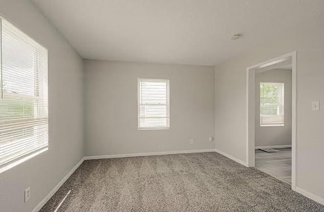 2105-07 Askew Avenue, Kansas City, MO: listing photo 3