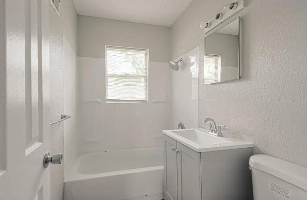 Photo 7 of 8 - 2105-07 Askew Avenue, Kansas City, MO 64127