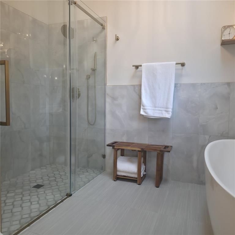 Photo 6 of 51 - 6505 N Beaman Avenue, Kansas City, MO 64151