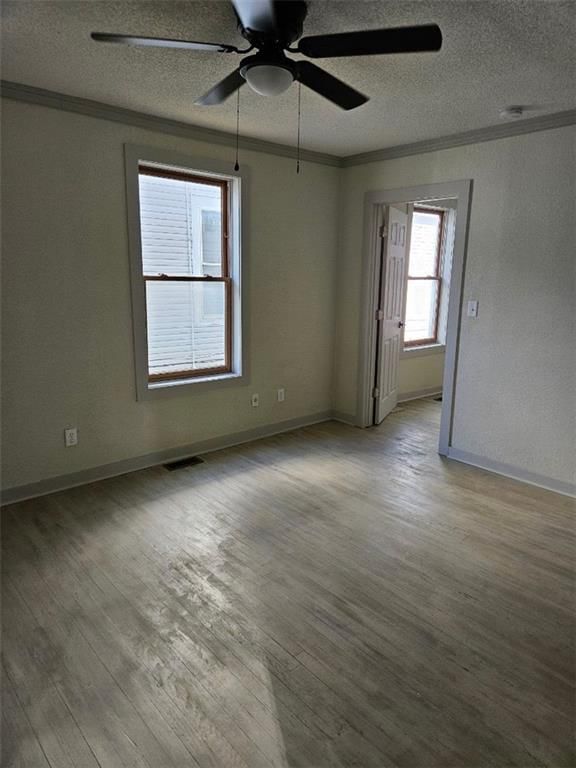 435 Benton Avenue — photo 8