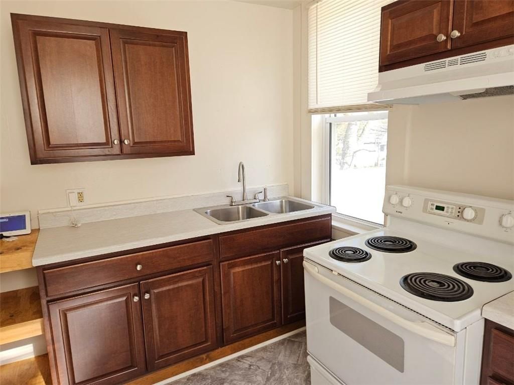 435 Benton Avenue — photo 14