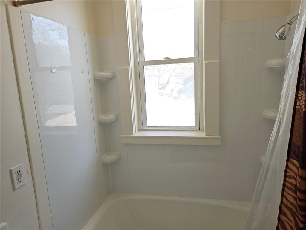 435 Benton Avenue — photo 18