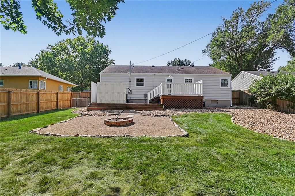 Photo 20 of 24 - 6320 W 82nd Street, Overland Park, KS 66204
