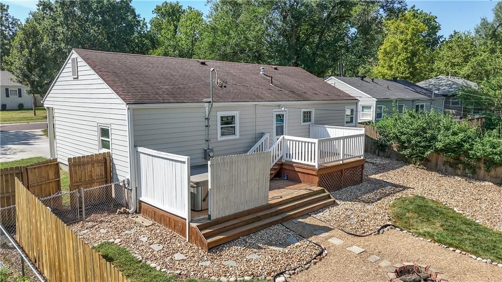 Photo 21 of 24 - 6320 W 82nd Street, Overland Park, KS 66204