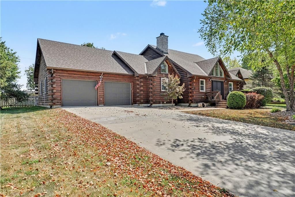 611 N Winnebago Drive — photo 3