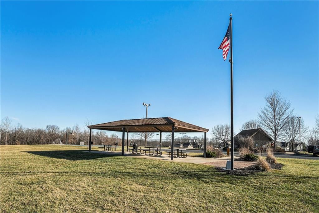 611 N Winnebago Drive — photo 17