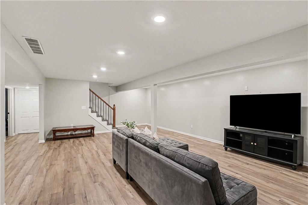 611 N Winnebago Drive — photo 29