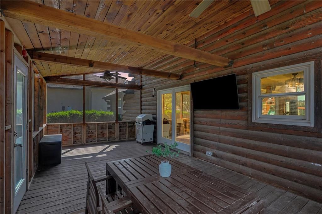 611 N Winnebago Drive — photo 36