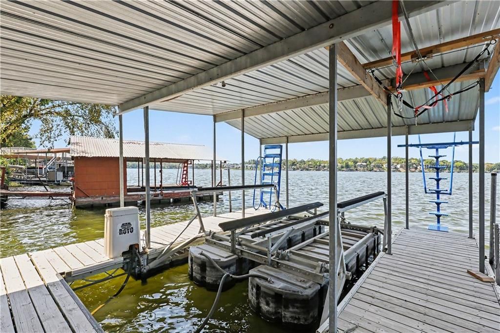 611 N Winnebago Drive — photo 42
