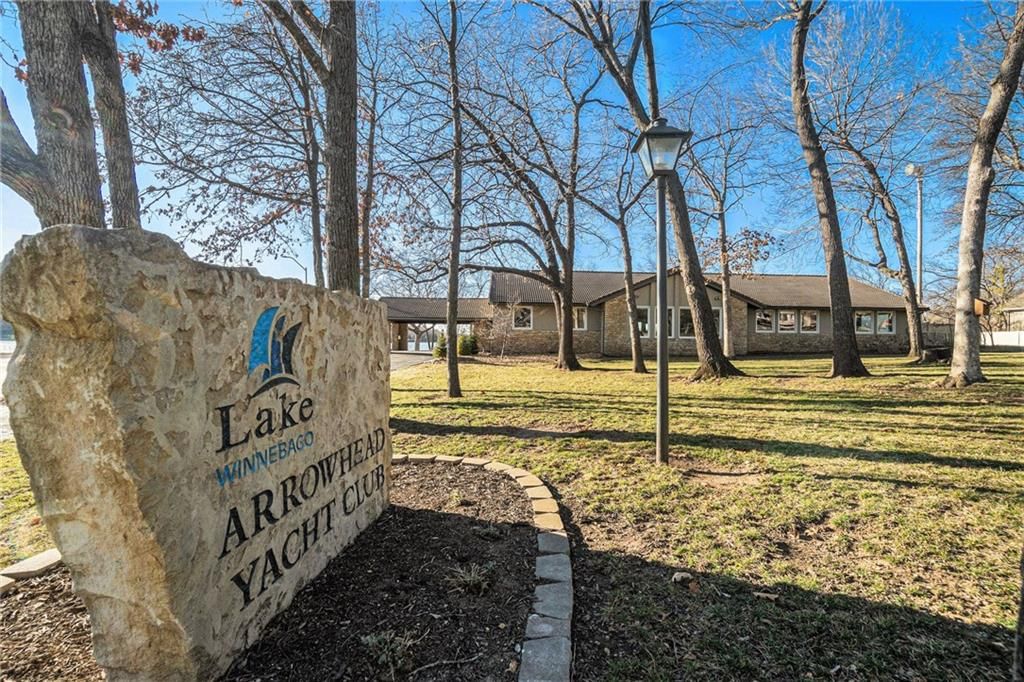 611 N Winnebago Drive — photo 47
