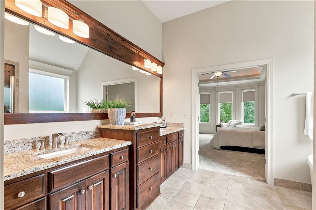 16250 Canterbury Road — photo 35