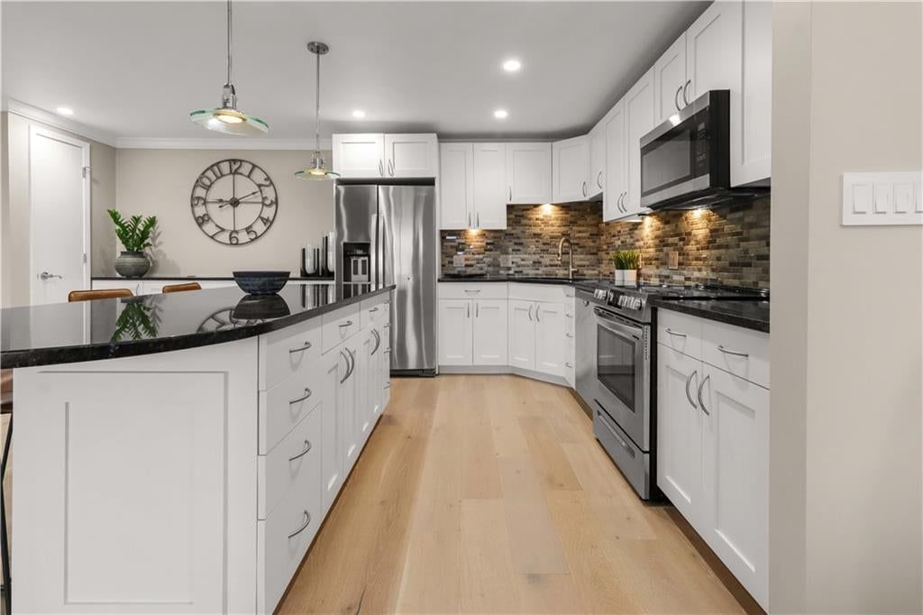 121 W 48th Street — photo 12