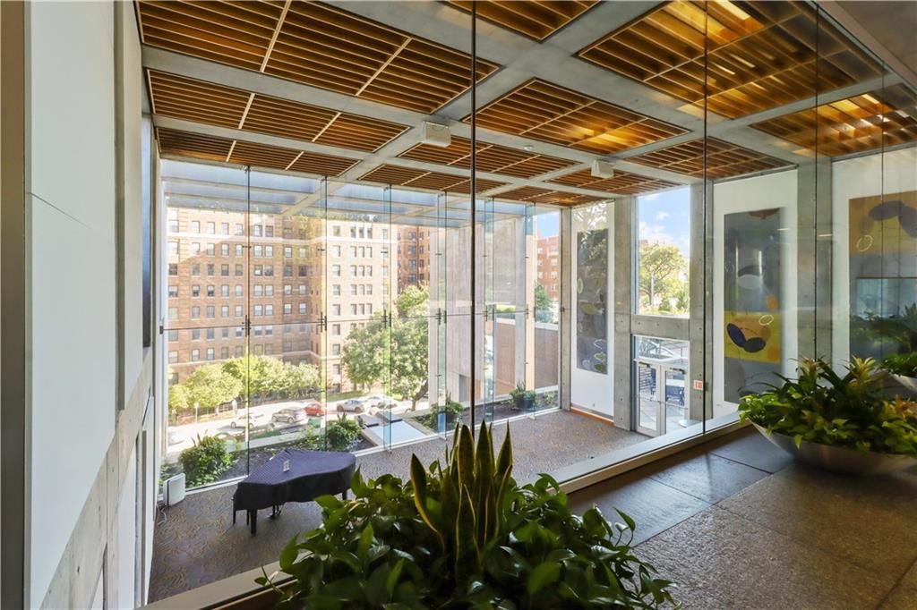 121 W 48th Street — photo 26