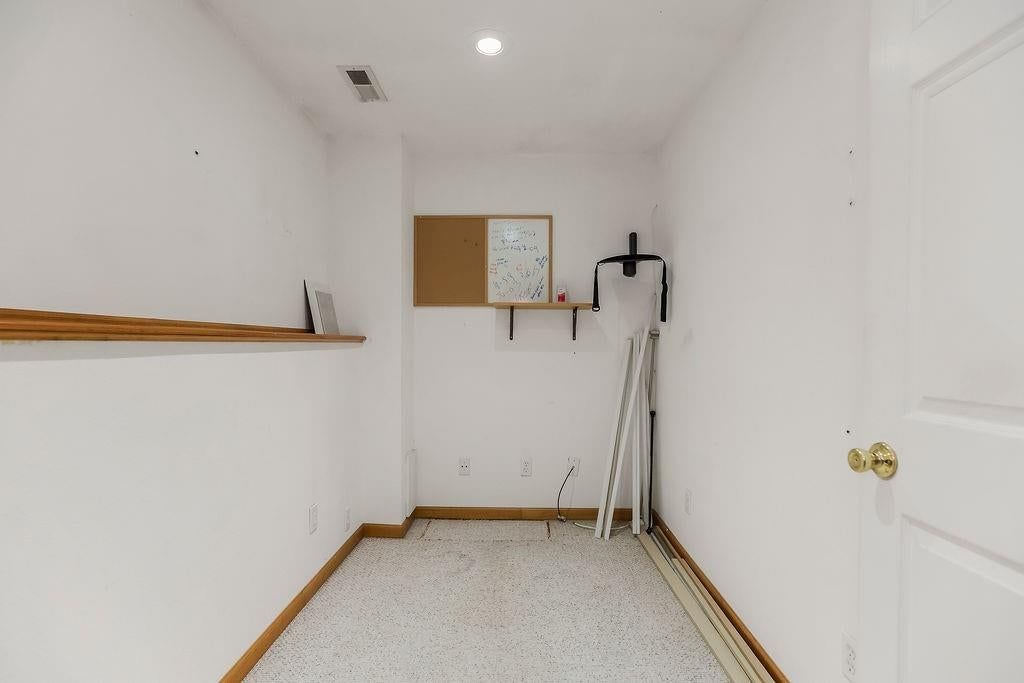 4401 Broadway Terrace — photo 30