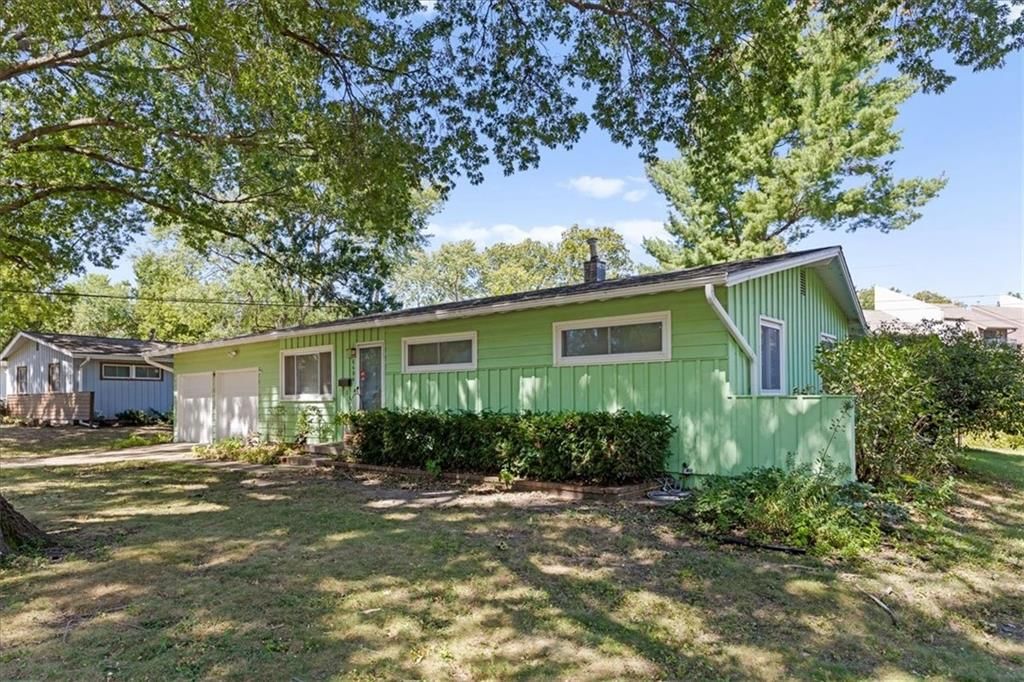 6404 W 76 Street — photo 2
