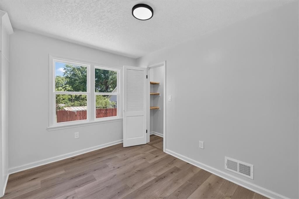 Photo 10 of 55 - 3649 S Park Avenue, Independence, MO 64052