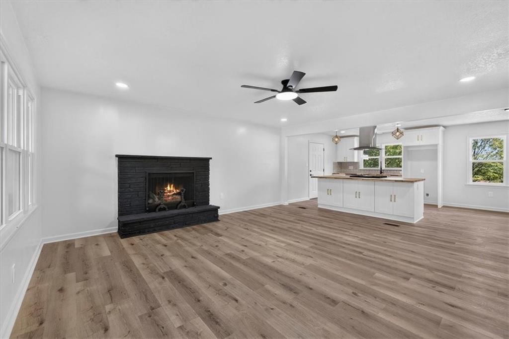Photo 6 of 55 - 3649 S Park Avenue, Independence, MO 64052