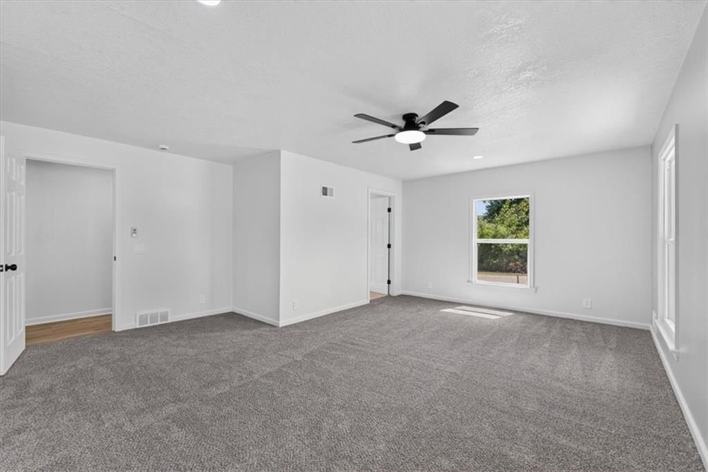 Photo 28 of 55 - 3649 S Park Avenue, Independence, MO 64052