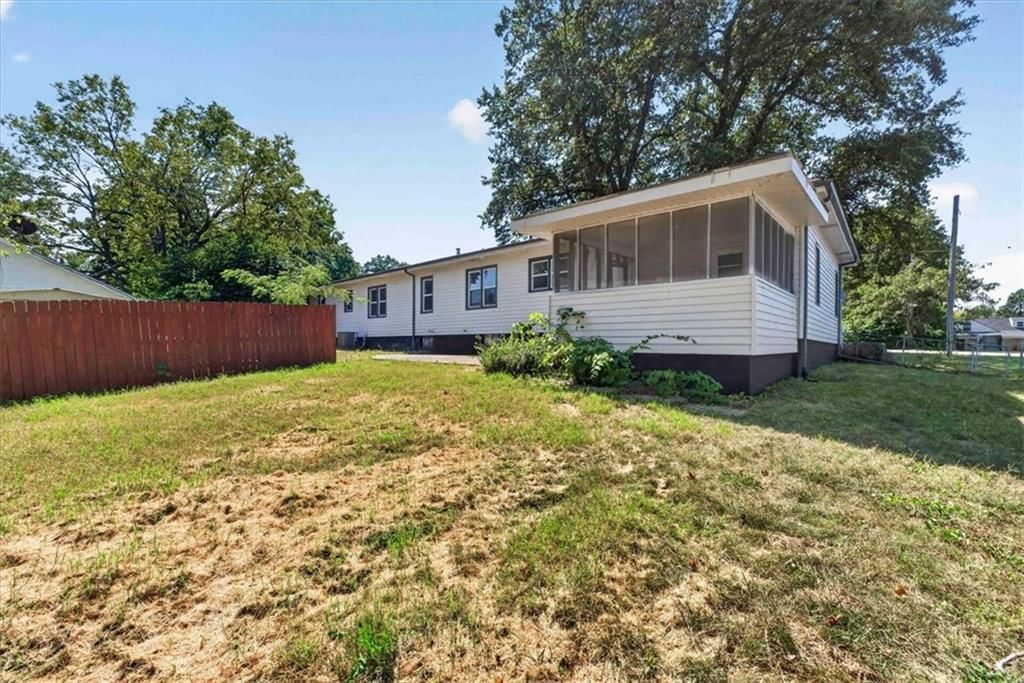 Photo 51 of 55 - 3649 S Park Avenue, Independence, MO 64052