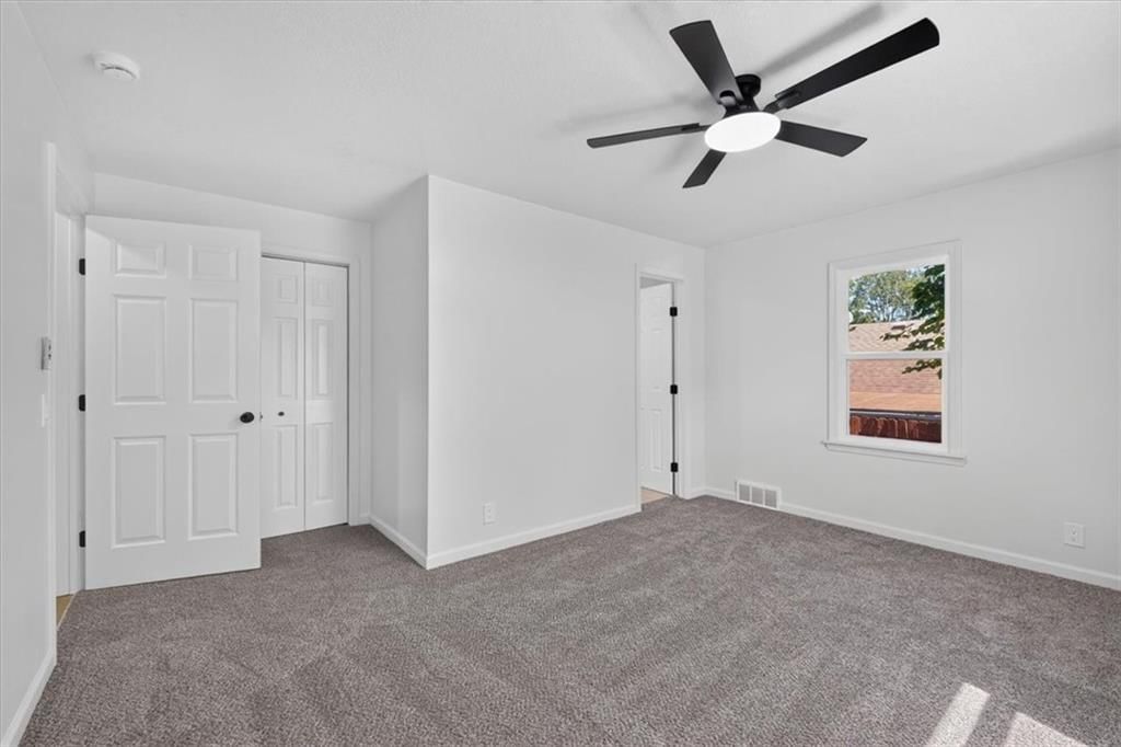 Photo 32 of 55 - 3649 S Park Avenue, Independence, MO 64052