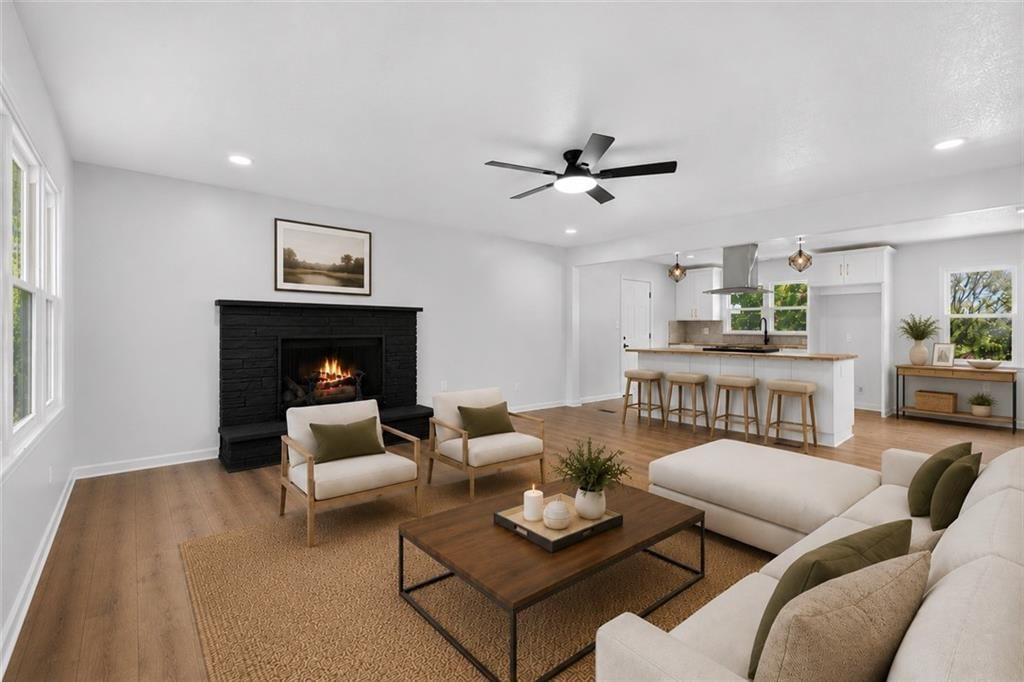 Photo 5 of 55 - 3649 S Park Avenue, Independence, MO 64052