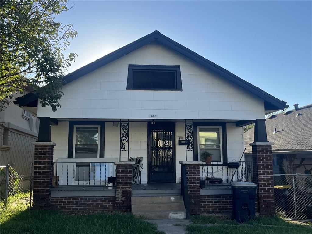 137 Wheeling Avenue — photo 1