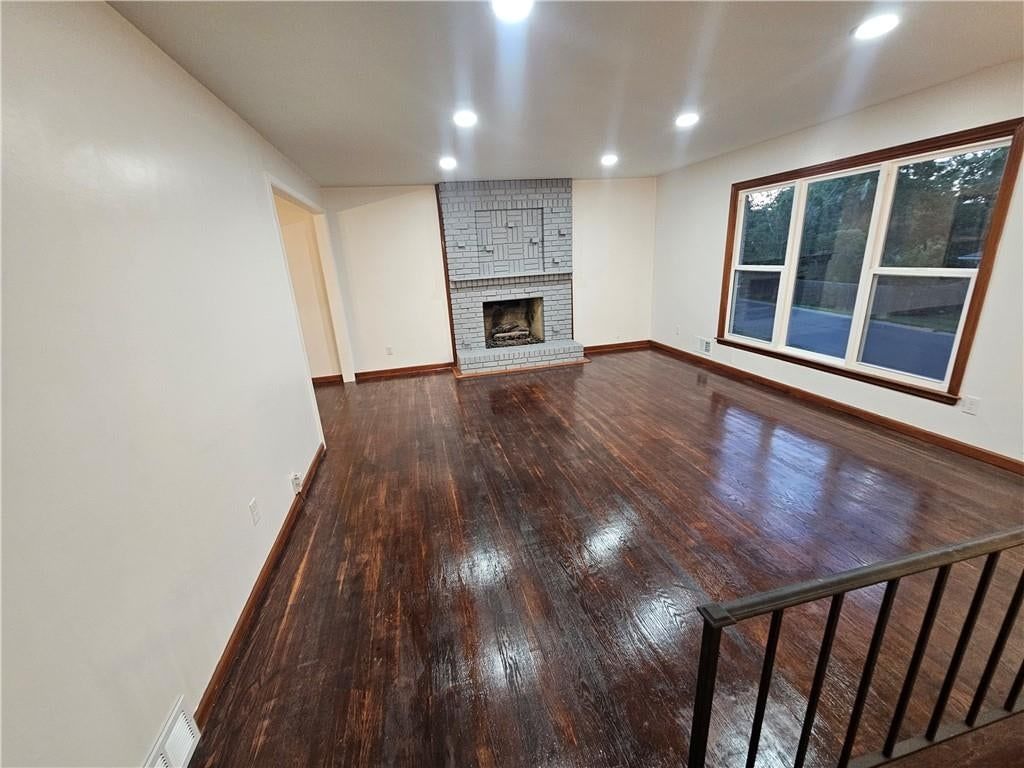 321 E 106th Terrace — photo 5
