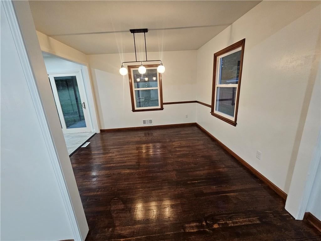 321 E 106th Terrace — photo 6
