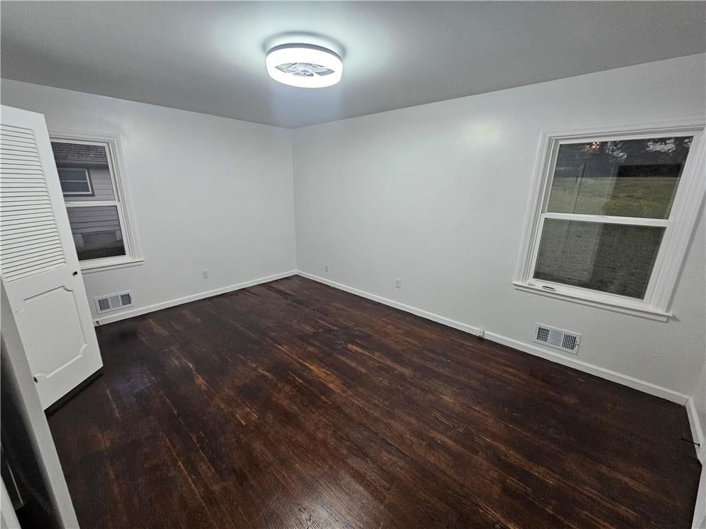 321 E 106th Terrace — photo 18