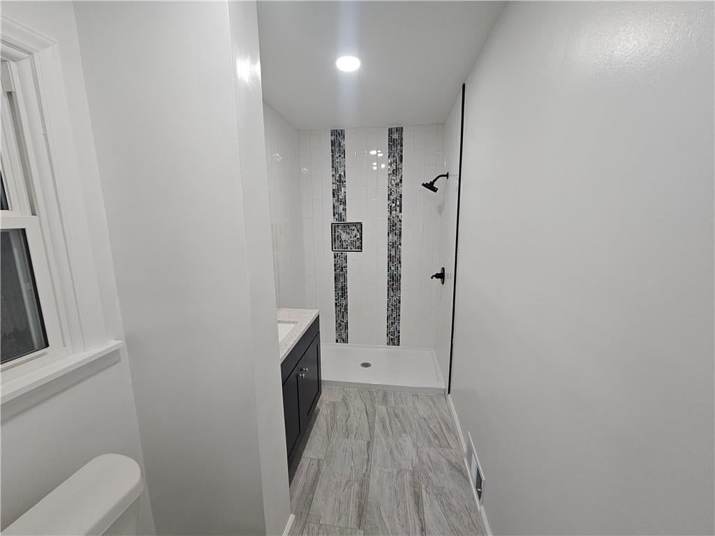 321 E 106th Terrace — photo 22