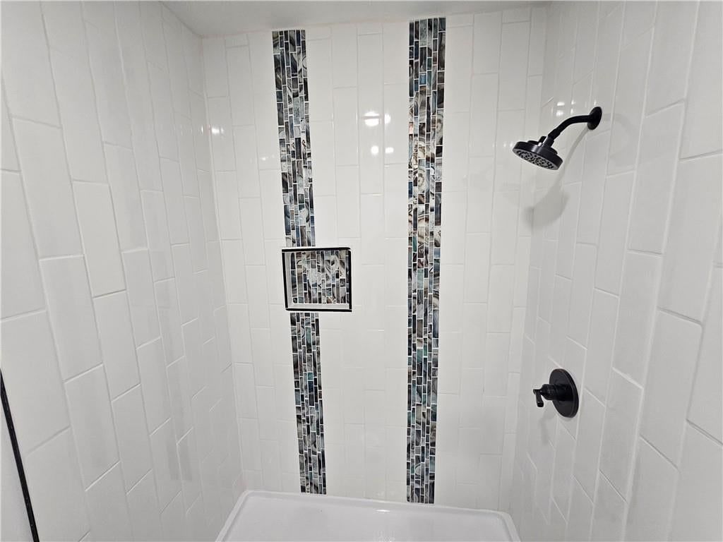 321 E 106th Terrace — photo 24