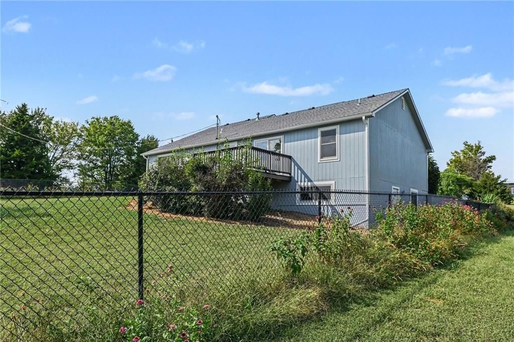 21051 Hemphill Road — photo 34